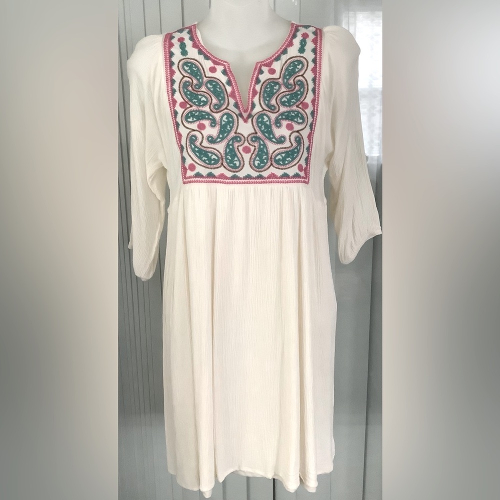 White Mark “Gabrielle" style Embroidered Tunic Dress NWOT